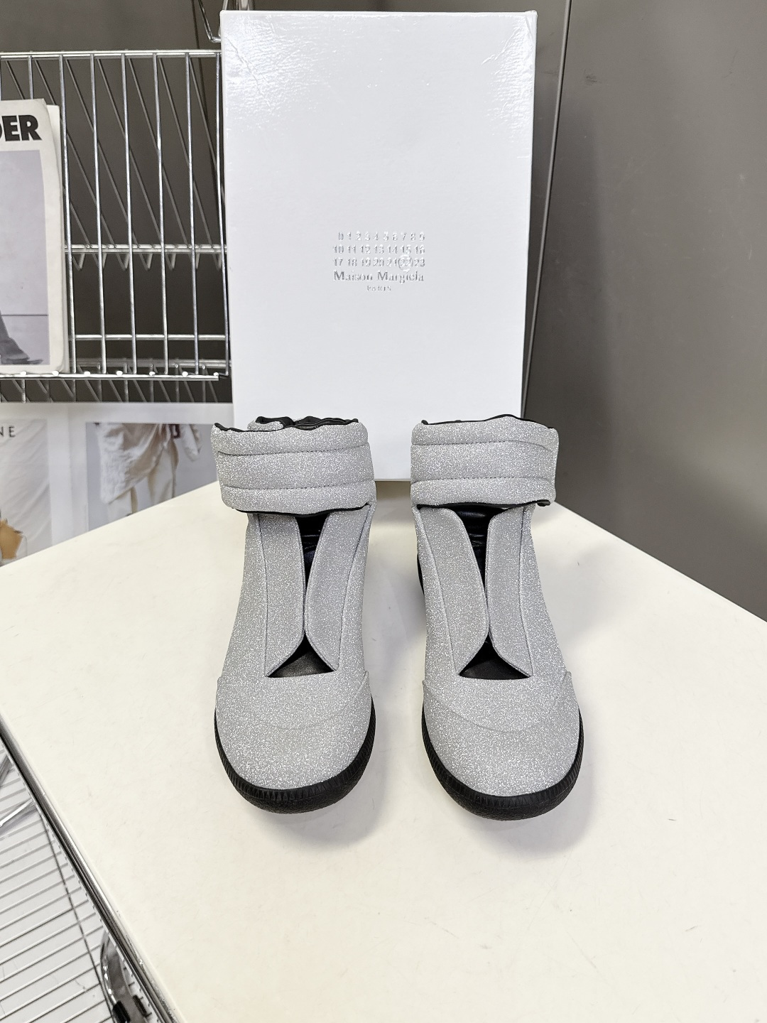 Martin Margiela马吉拉纯Future 运动鞋  高帮鞋 还记得这双引领高端运动鞋潮流的Fu