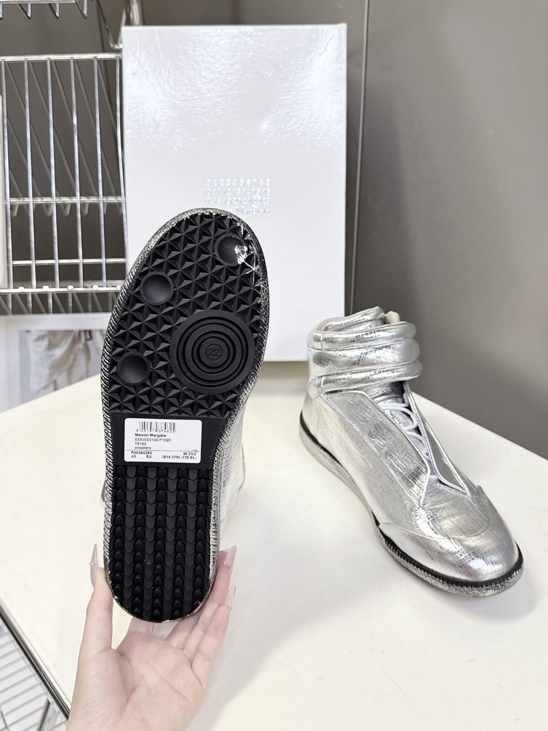 Martin Margiela马吉拉纯Future 运动鞋  高帮鞋 还记得这双引领高端运动鞋潮流的Fu