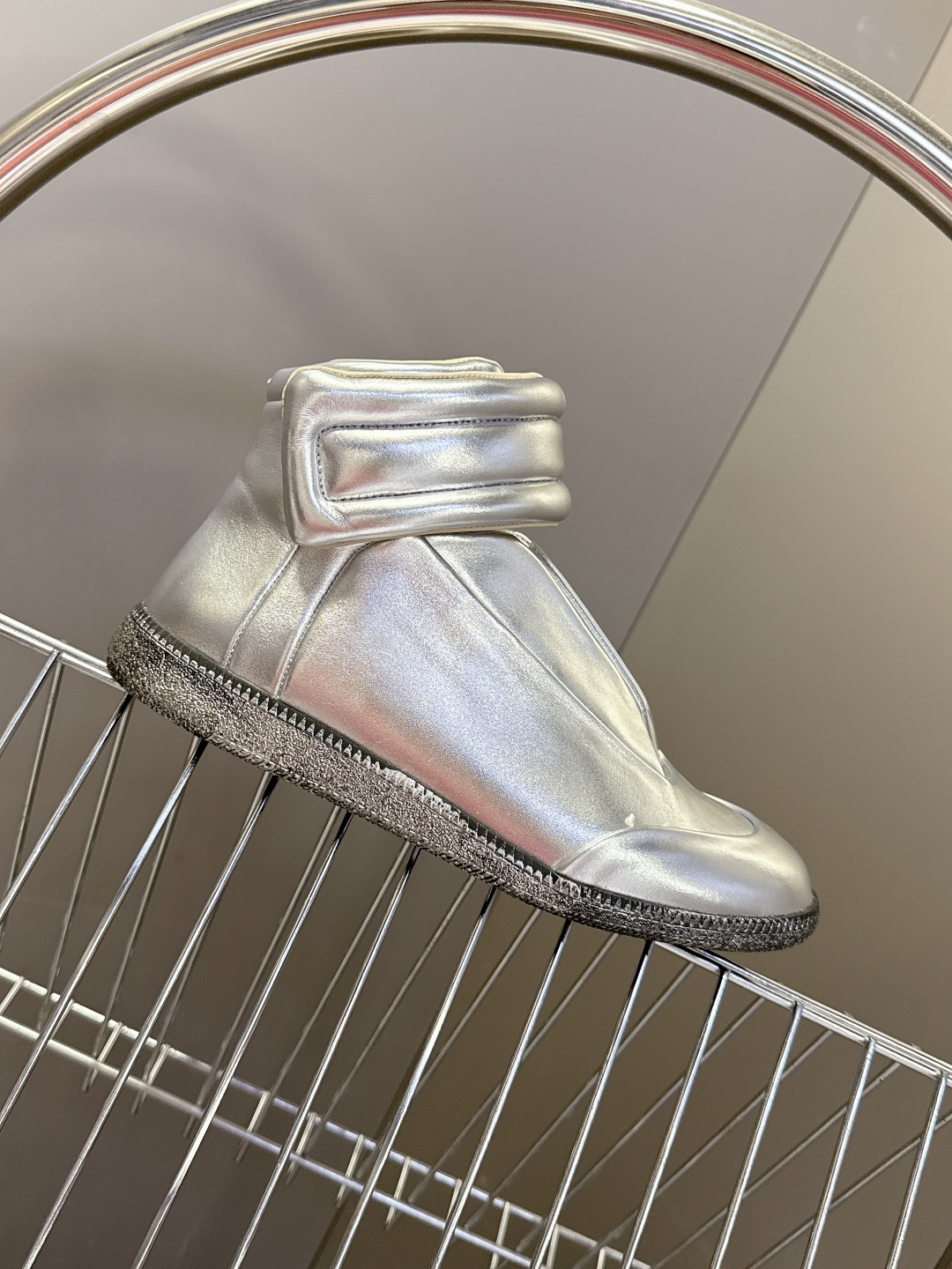Martin Margiela马吉拉纯Future 运动鞋  高帮鞋 还记得这双引领高端运动鞋潮流的Fu