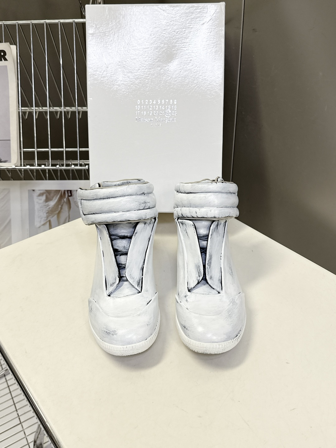 Martin Margiela马吉拉纯Future 运动鞋  高帮鞋 还记得这双引领高端运动鞋潮流的Fu