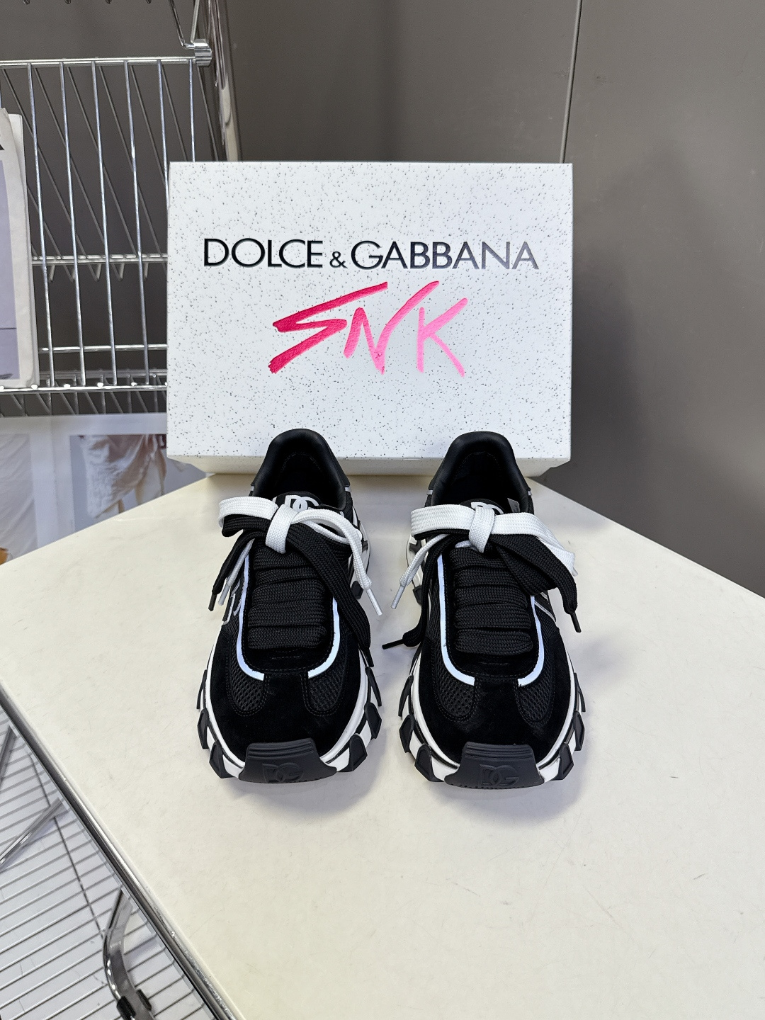 Dolce & Gabbana杜嘉班纳春夏最新情侣款老爹鞋 运动鞋超多明星网红种草 鞋身侧面的超大DG字