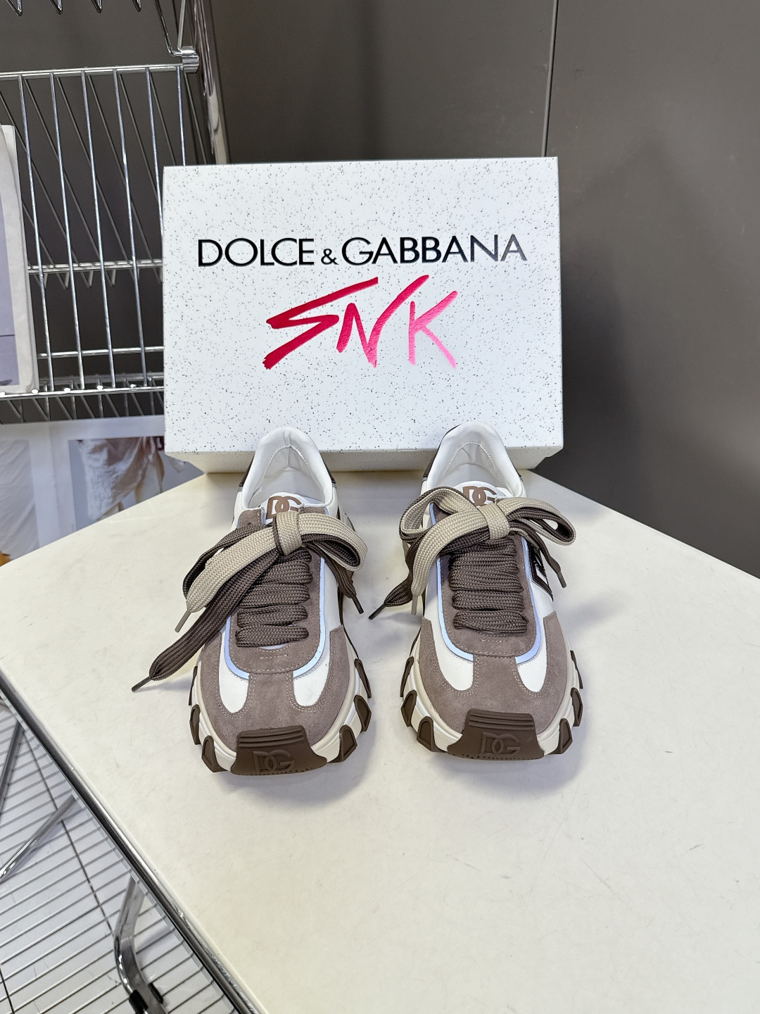 Dolce & Gabbana杜嘉班纳春夏最新情侣款老爹鞋 运动鞋超多明星网红种草 鞋身侧面的超大DG字