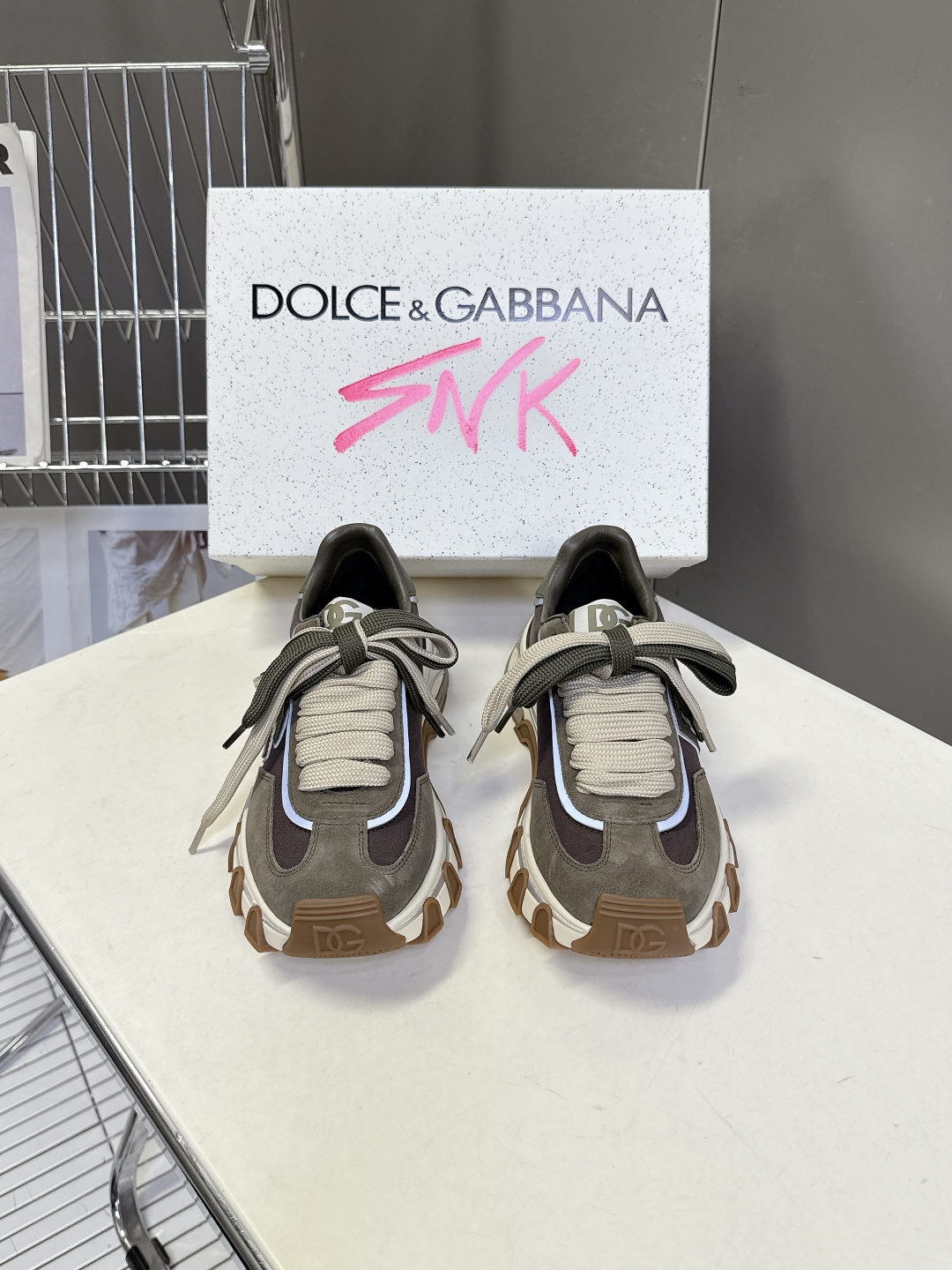 Dolce & Gabbana杜嘉班纳春夏最新情侣款老爹鞋 运动鞋超多明星网红种草 鞋身侧面的超大DG字