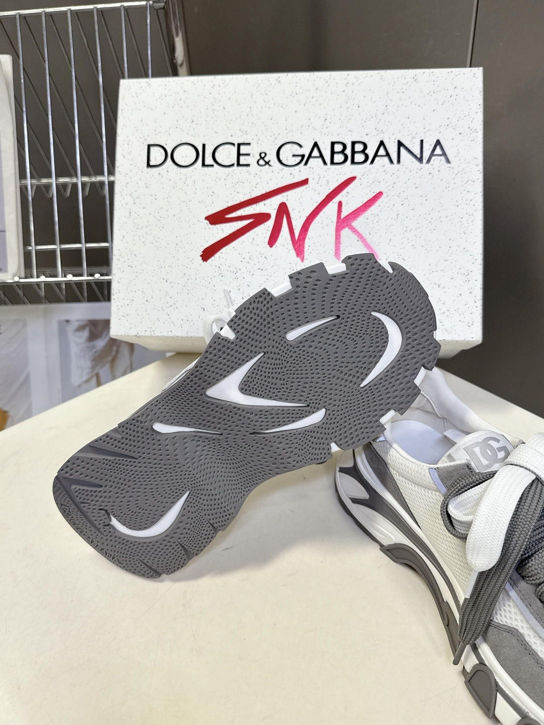 Dolce & Gabbana杜嘉班纳春夏最新情侣款老爹鞋 运动鞋超多明星网红种草 鞋身侧面的超大DG字