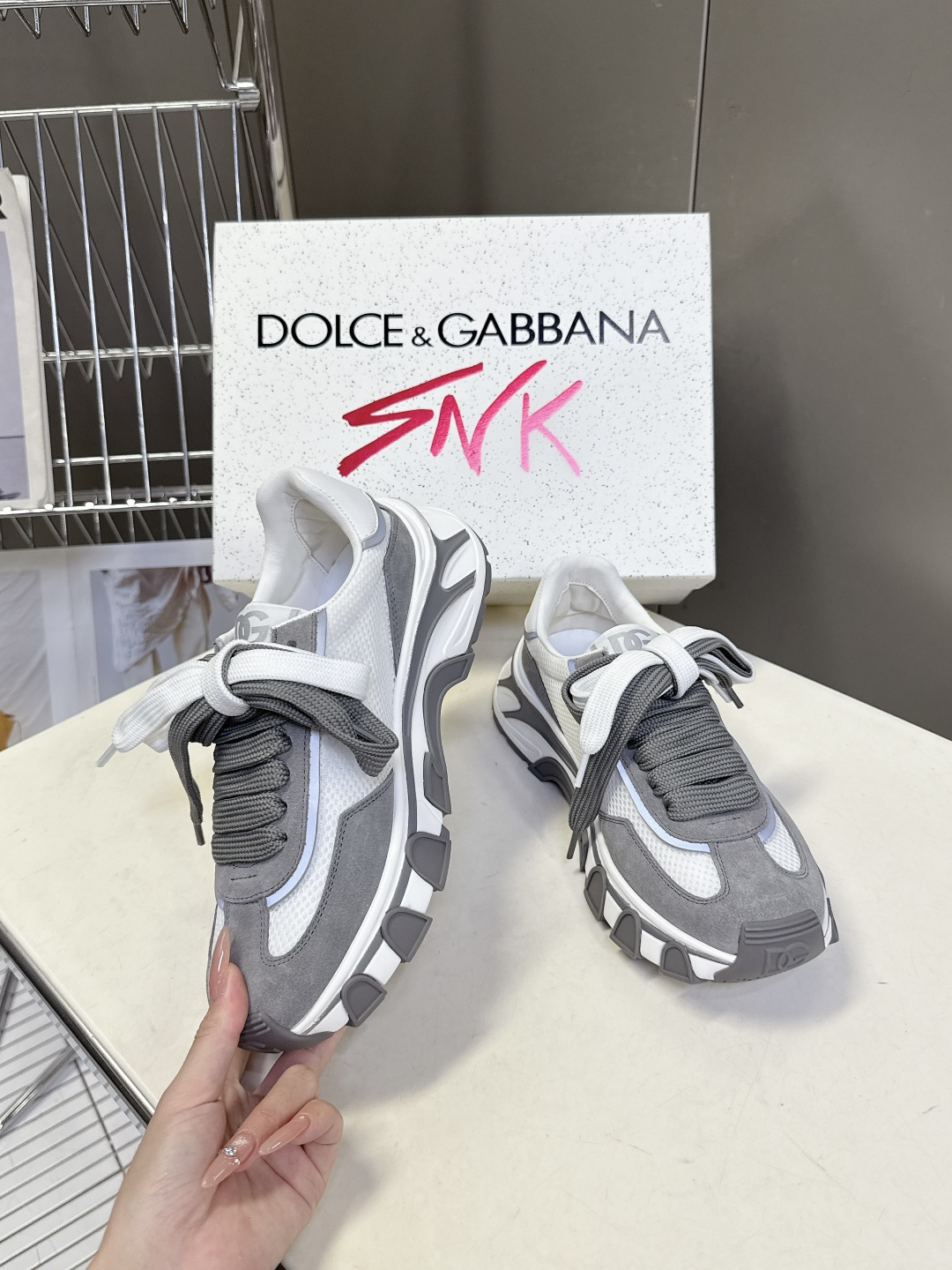 Dolce & Gabbana杜嘉班纳春夏最新情侣款老爹鞋 运动鞋超多明星网红种草 鞋身侧面的超大DG字