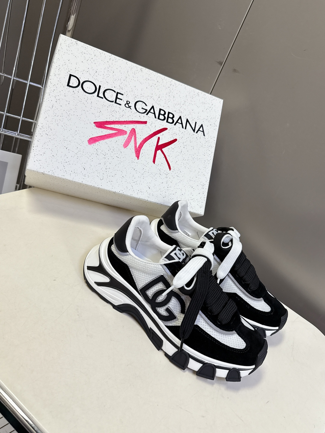 Dolce & Gabbana杜嘉班纳春夏最新情侣款老爹鞋 运动鞋超多明星网红种草 鞋身侧面的超大DG字