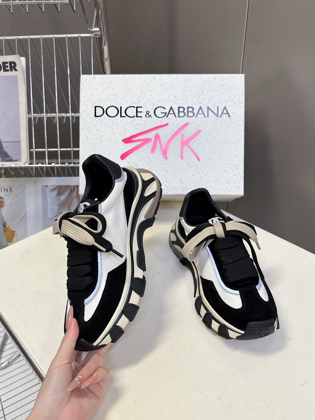 Dolce & Gabbana杜嘉班纳春夏最新情侣款老爹鞋 运动鞋超多明星网红种草 鞋身侧面的超大DG字