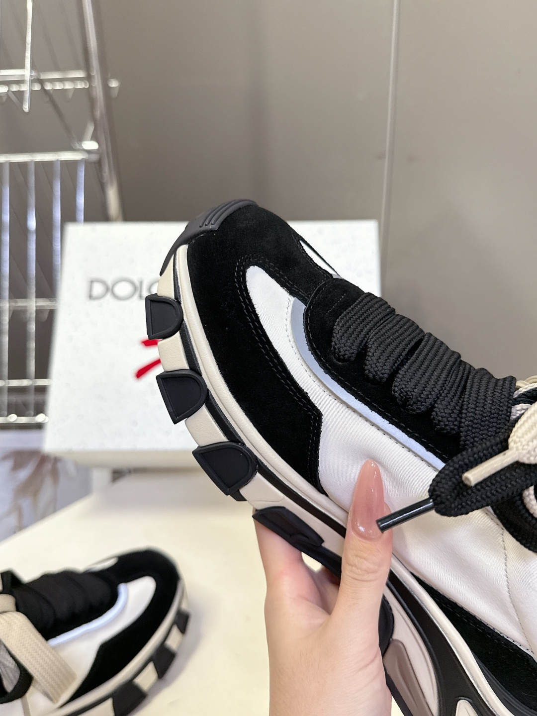 Dolce & Gabbana杜嘉班纳春夏最新情侣款老爹鞋 运动鞋超多明星网红种草 鞋身侧面的超大DG字