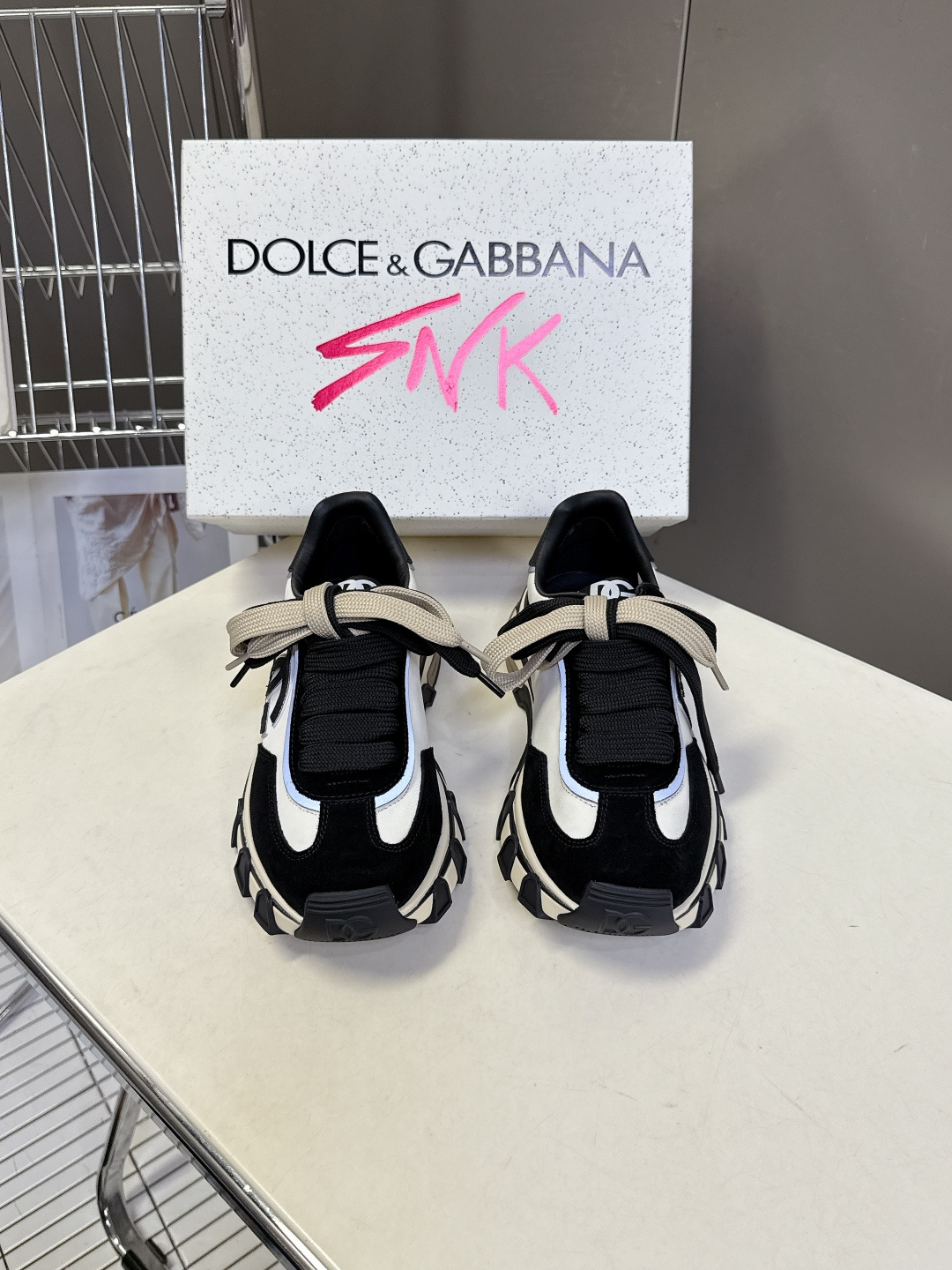 Dolce & Gabbana杜嘉班纳春夏最新情侣款老爹鞋 运动鞋超多明星网红种草 鞋身侧面的超大DG字
