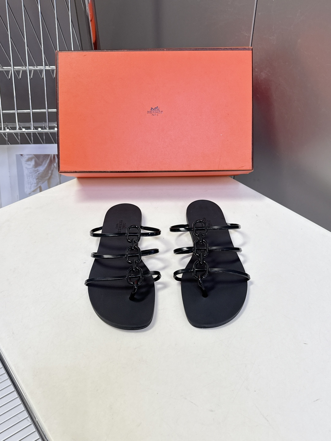 Hermès Hermès爱马仕春夏最新款猪鼻子链条果冻凉拖