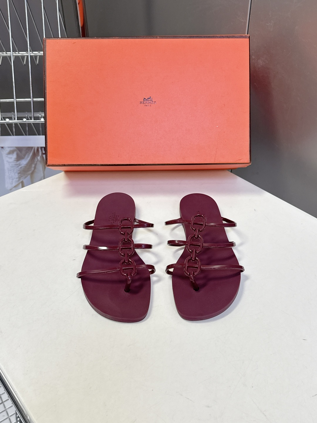 Hermès Hermès爱马仕春夏最新款猪鼻子链条果冻凉拖