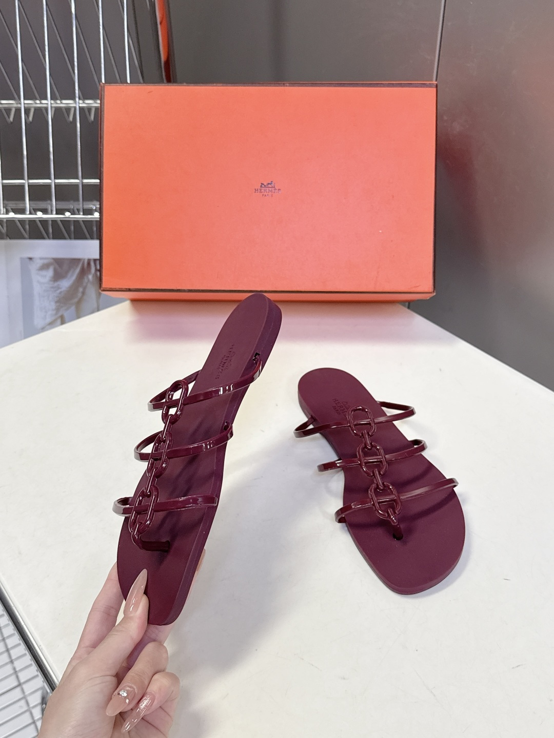 Hermès Hermès爱马仕春夏最新款猪鼻子链条果冻凉拖