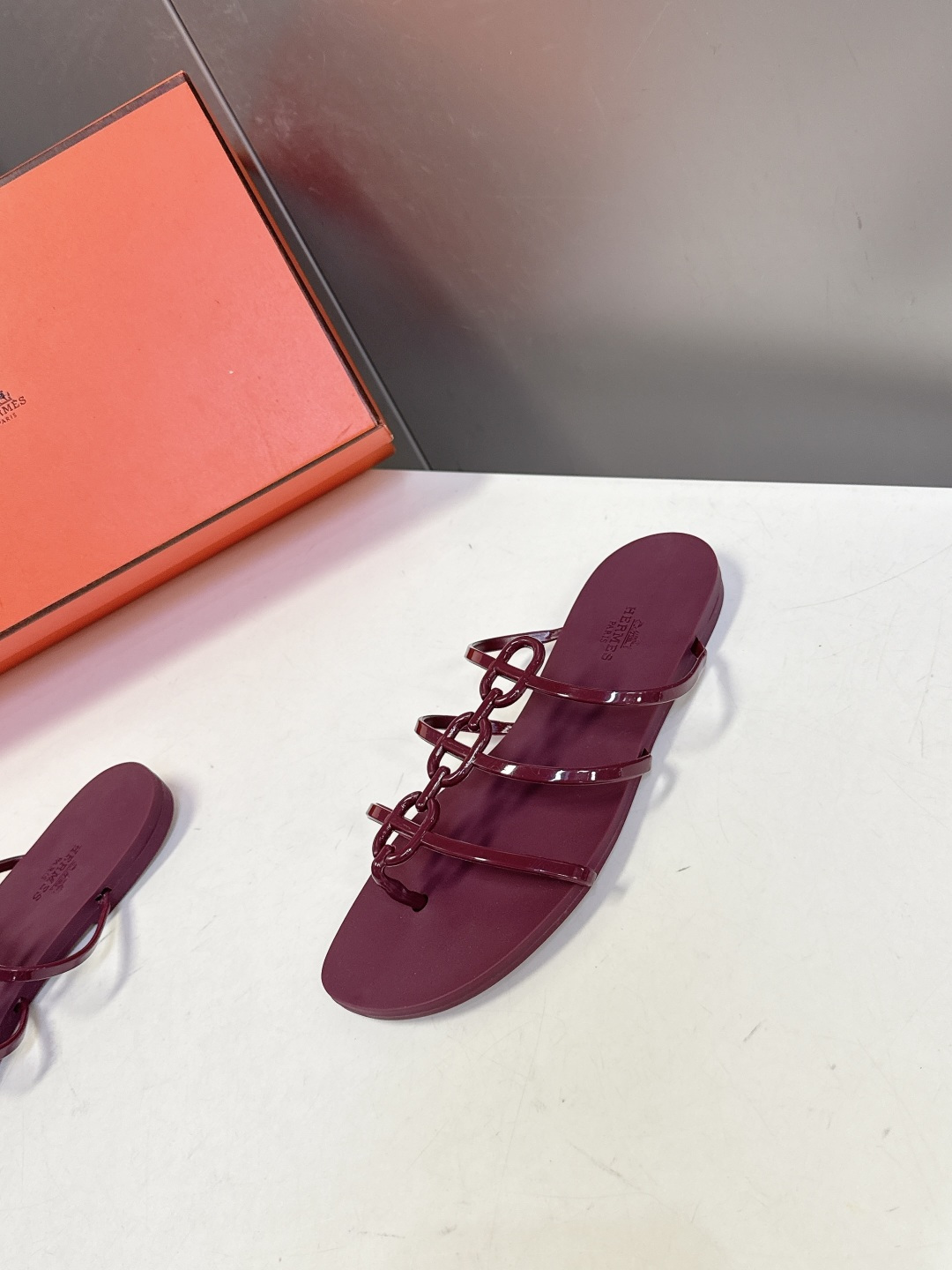 Hermès Hermès爱马仕春夏最新款猪鼻子链条果冻凉拖