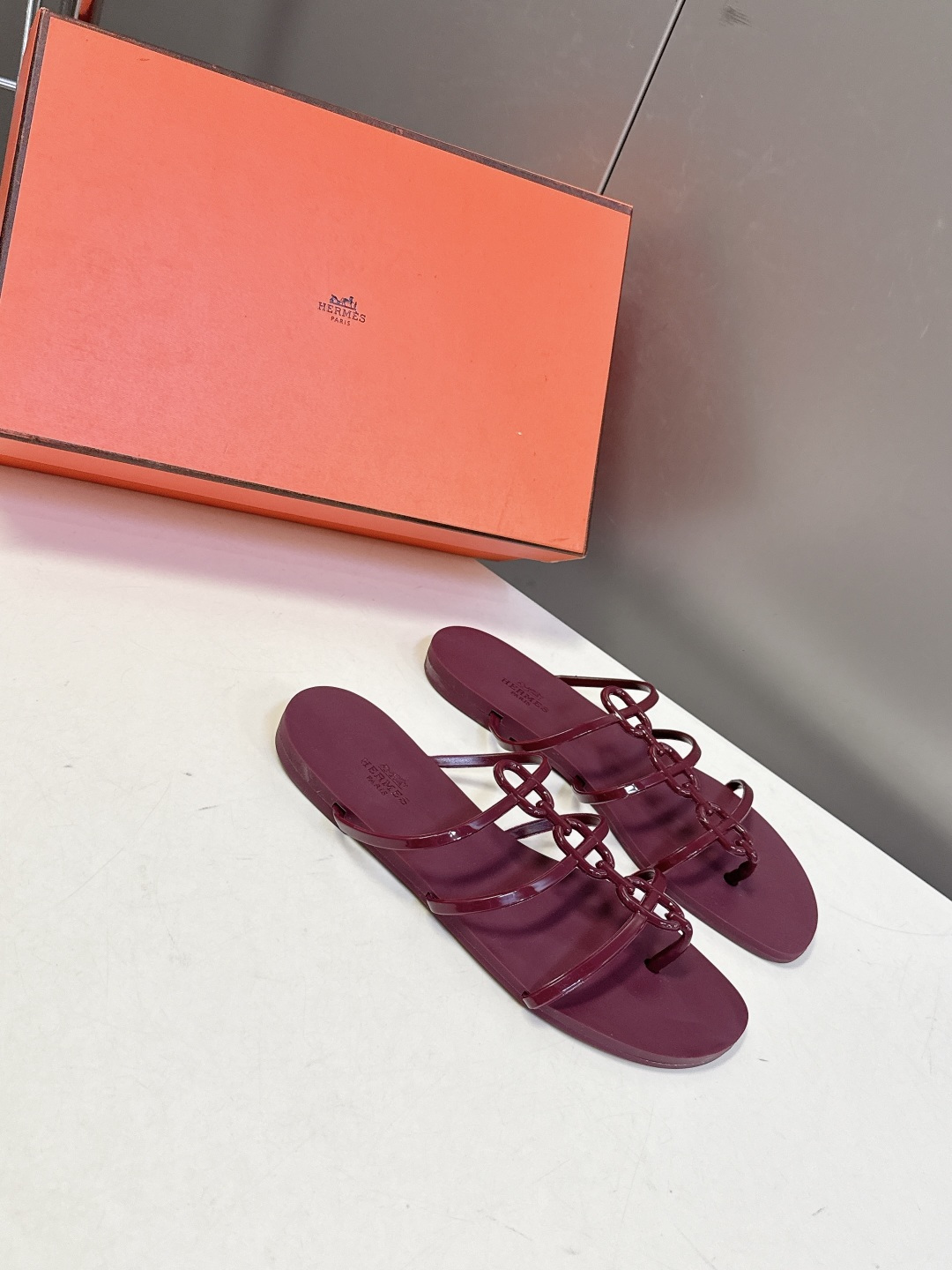Hermès Hermès爱马仕春夏最新款猪鼻子链条果冻凉拖