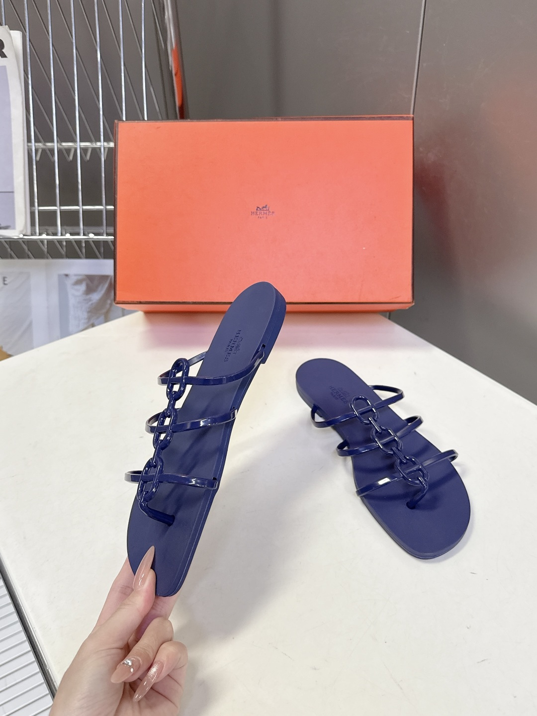 Hermès Hermès爱马仕春夏最新款猪鼻子链条果冻凉拖