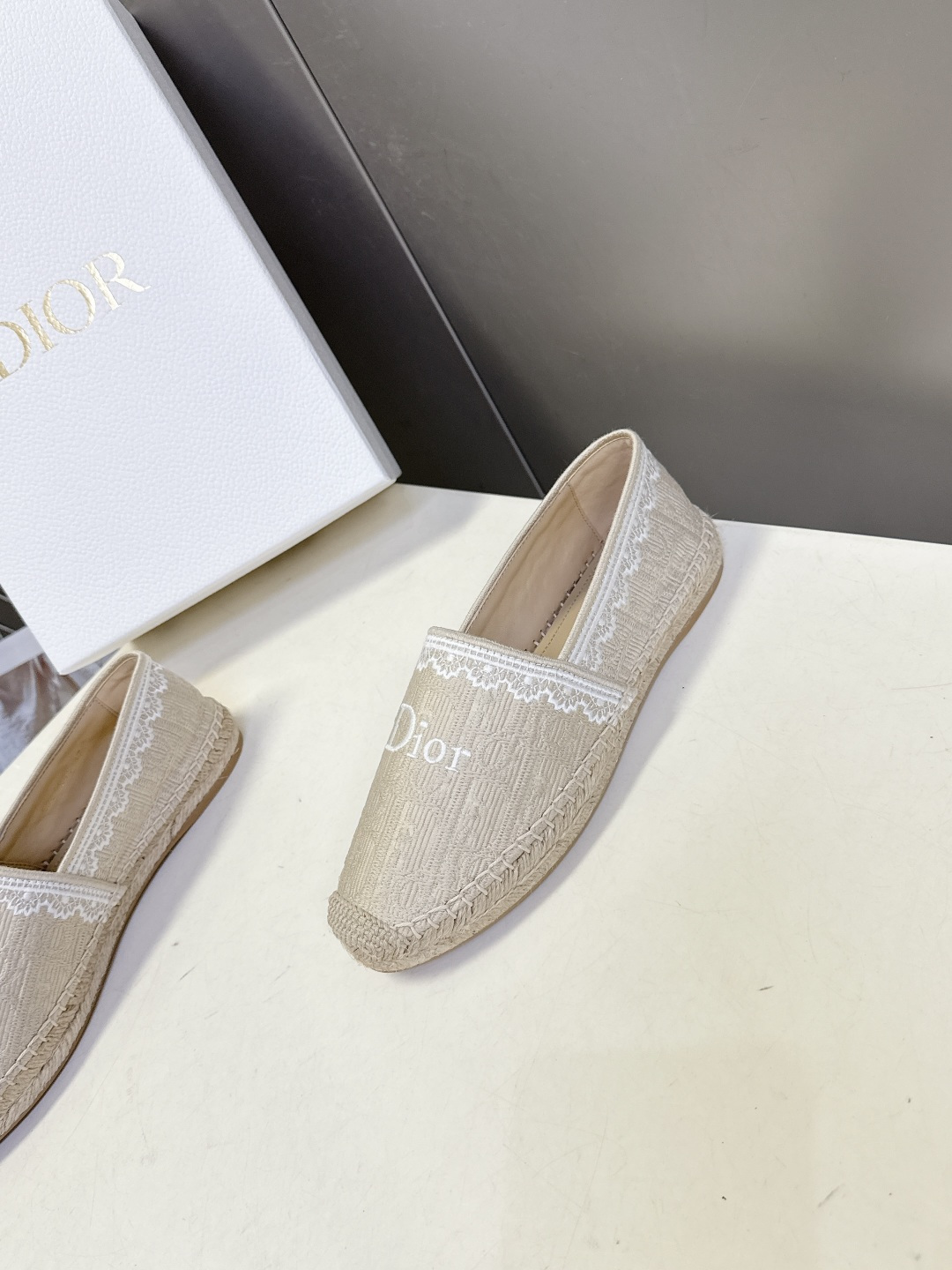Dior Dior迪奥春夏最新款蕾丝款草编渔夫鞋