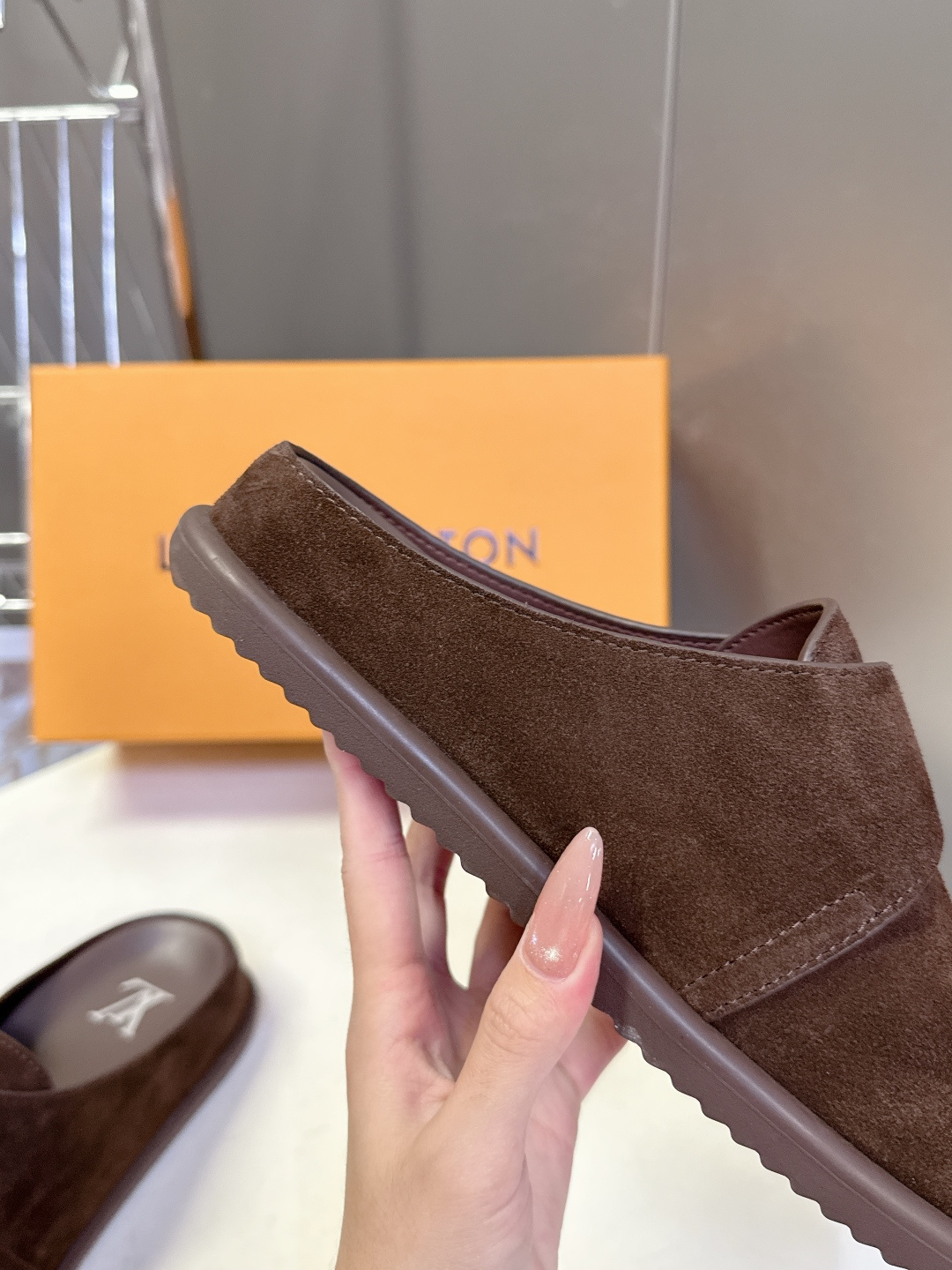 Louis Vuitton Louis Vuitton路易威登春夏最新款麂皮穆勒半拖