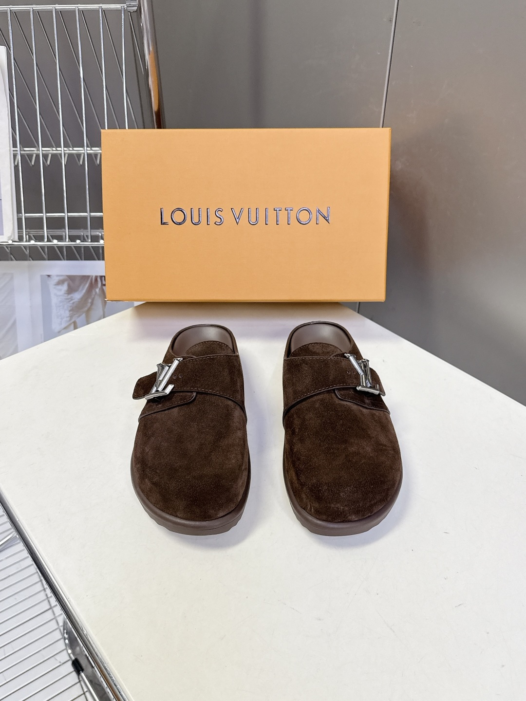 Louis Vuitton Louis Vuitton路易威登春夏最新款麂皮穆勒半拖