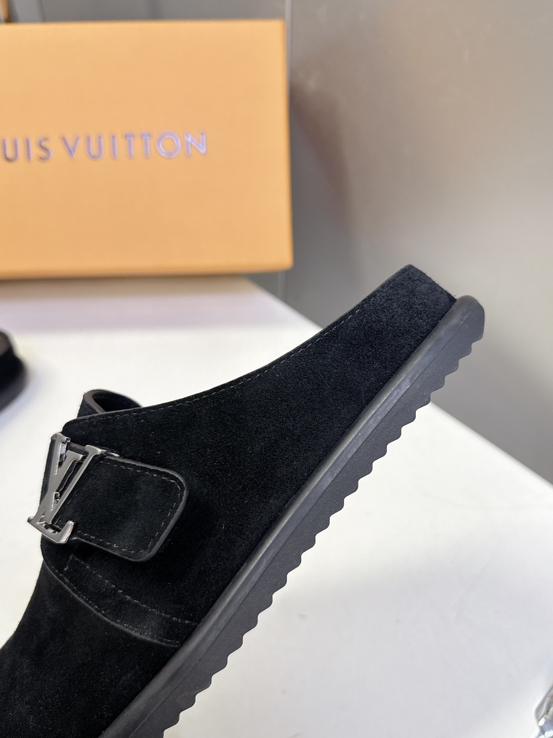 Louis Vuitton Louis Vuitton路易威登春夏最新款麂皮穆勒半拖