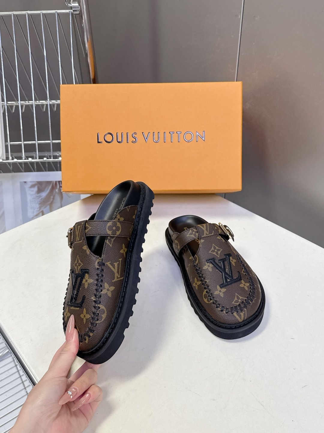 Louis Vuitton Louis Vuitton路易威登春夏最新款穆勒勃肯半拖
