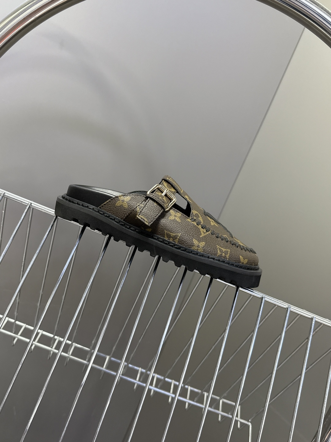 Louis Vuitton Louis Vuitton路易威登春夏最新款穆勒勃肯半拖