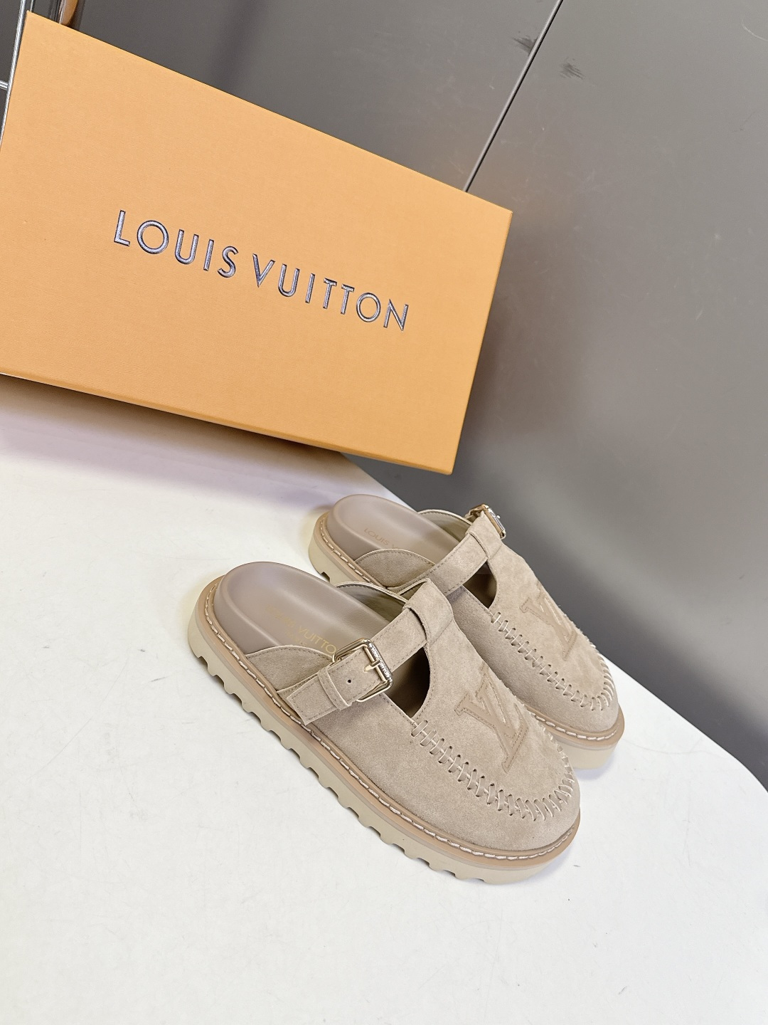 Louis Vuitton Louis Vuitton路易威登春夏最新款穆勒勃肯半拖