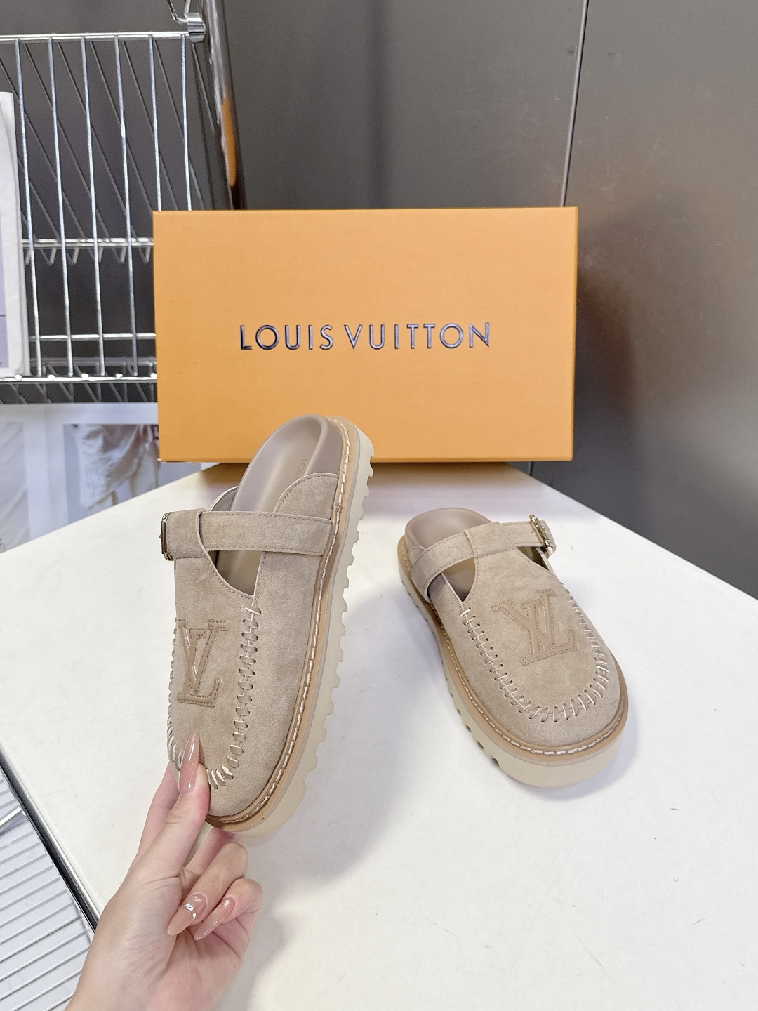 Louis Vuitton Louis Vuitton路易威登春夏最新款穆勒勃肯半拖