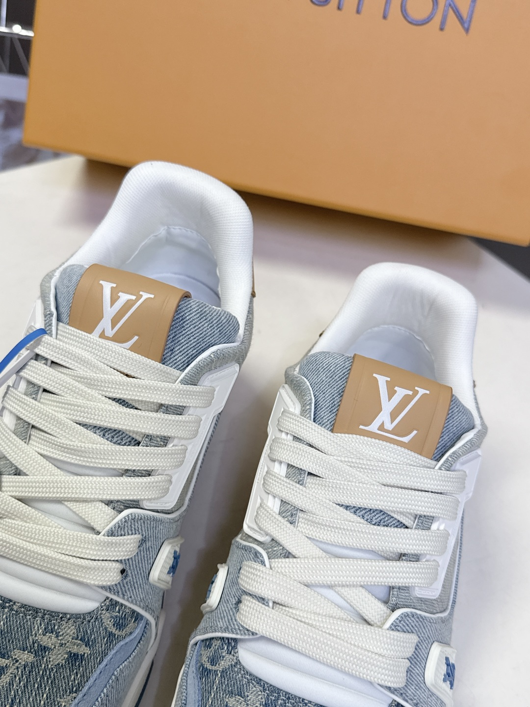 Louis Vuitton路易威登经典Trainer 系列运动鞋超多明星网红种草 鞋身以复古篮球鞋为灵感