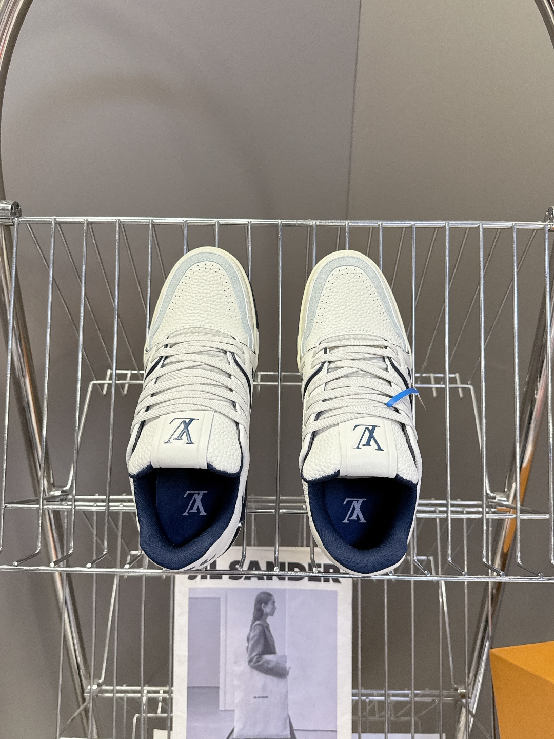 Louis Vuitton路易威登经典Trainer 系列运动鞋超多明星网红种草 鞋身以复古篮球鞋为灵感