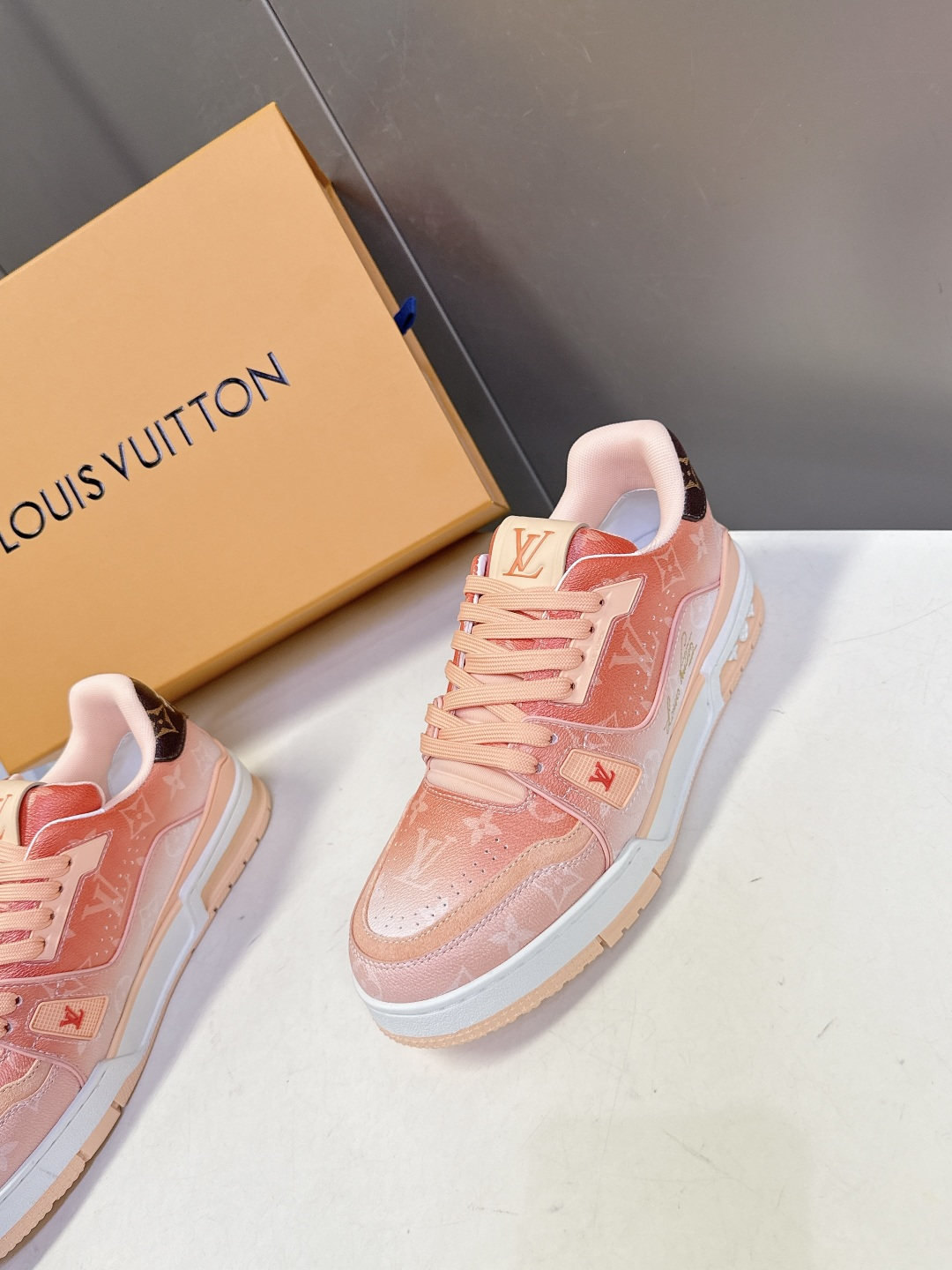 Louis Vuitton Louis Vuitton路易威登 Trainer 系列运动鞋