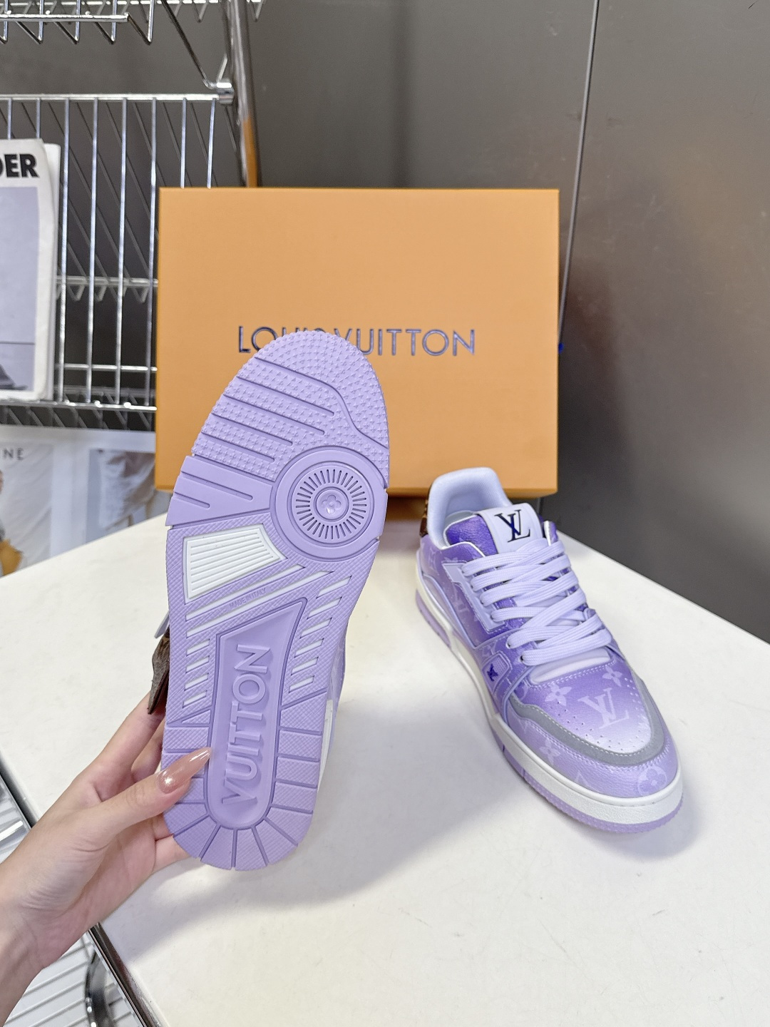 Louis Vuitton路易威登经典Trainer 系列运动鞋超多明星网红种草 鞋身以复古篮球鞋为灵感
