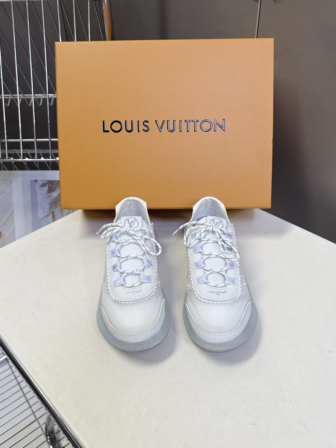Louis Vuitton 路易威登LOUIS VUITTON春夏最新款网面半透明休闲运动鞋
