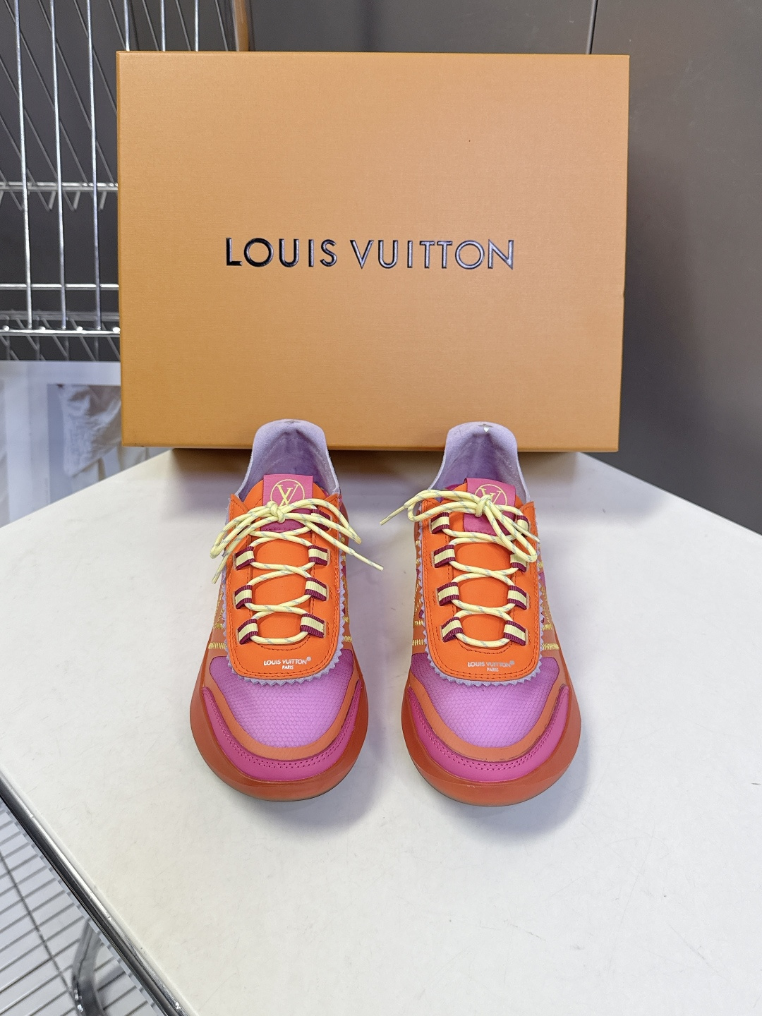 Louis Vuitton 路易威登LOUIS VUITTON春夏最新款网面半透明休闲运动鞋