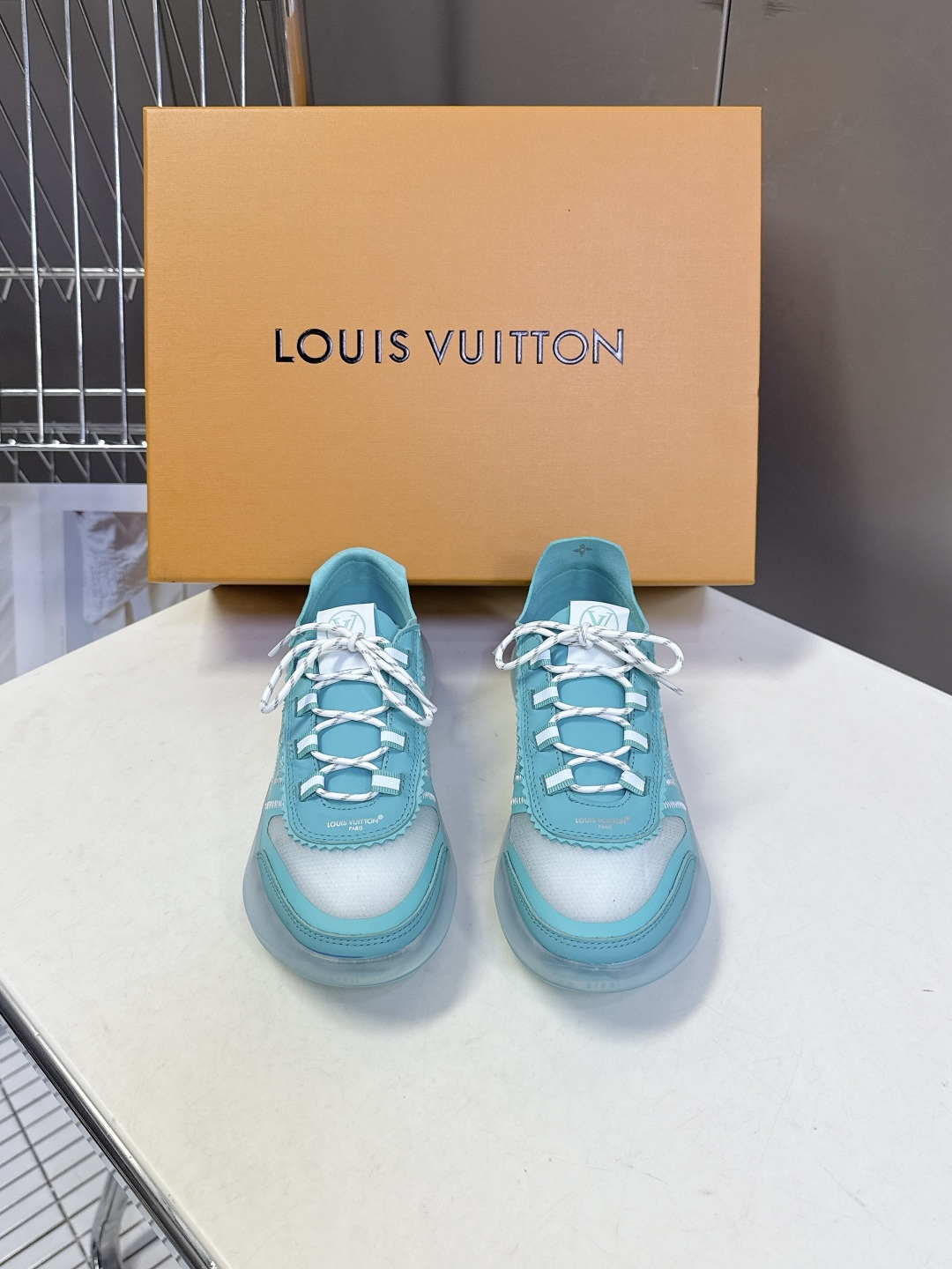 Louis Vuitton 路易威登LOUIS VUITTON春夏最新款网面半透明休闲运动鞋