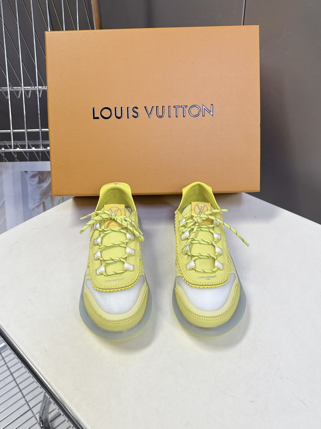 Louis Vuitton 路易威登LOUIS VUITTON春夏最新款网面半透明休闲运动鞋