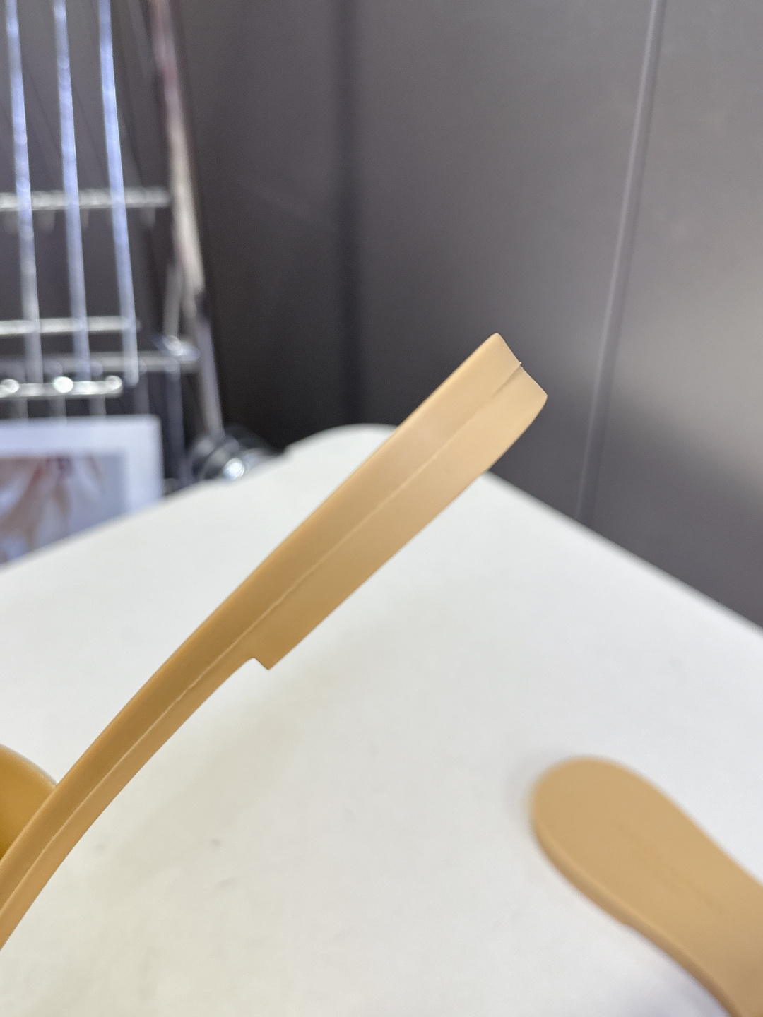 Dolce & Gabbana杜嘉班纳春夏最新款果冻凉拖超多明星网红种草 鞋面上的镂空立体DG字母标识 