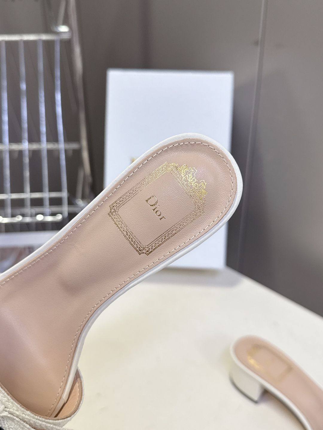 Dior 迪奥Dior春夏最新款蝴蝶结粗跟凉拖