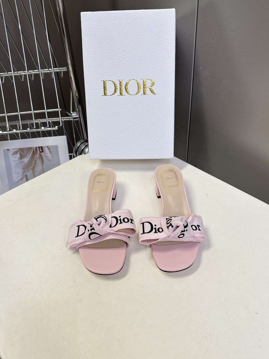 Dior 迪奥Dior春夏最新款蝴蝶结粗跟凉拖