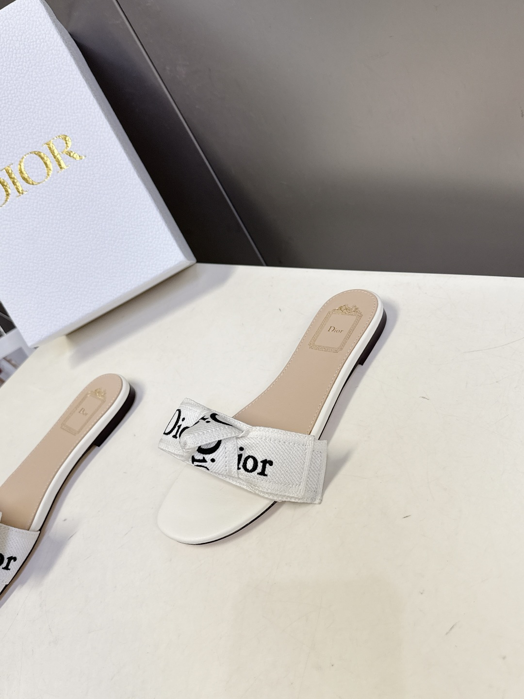 Dior 迪奥Dior春夏最新款蝴蝶结平底凉拖