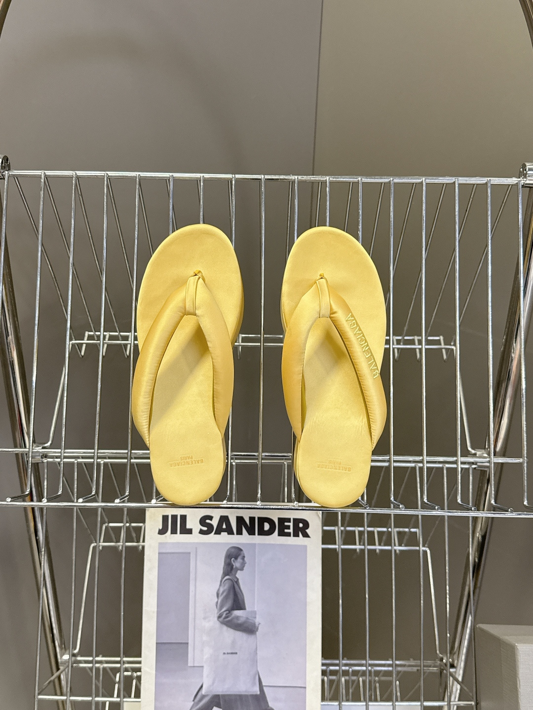 Balenciaga 巴黎世家Balenciaga春夏最新款厚底缎面丝绸厚底人字拖