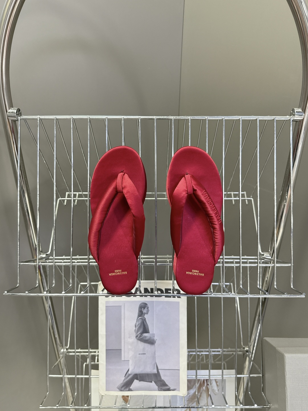 Balenciaga 巴黎世家Balenciaga春夏最新款厚底缎面丝绸厚底人字拖