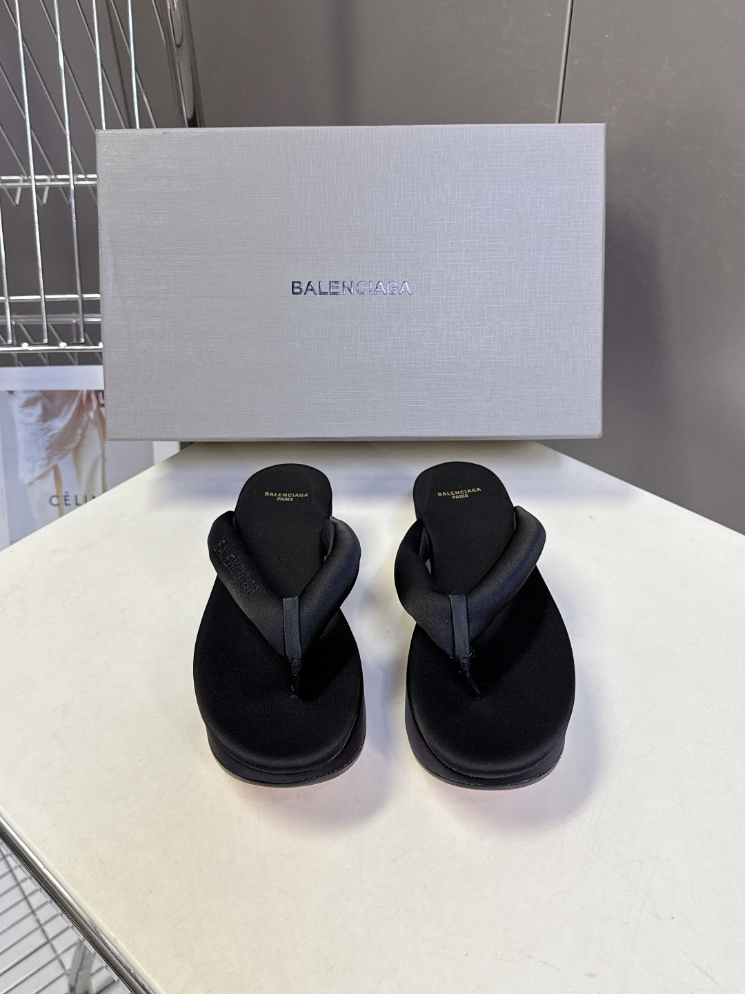Balenciaga 巴黎世家Balenciaga春夏最新款厚底缎面丝绸厚底人字拖