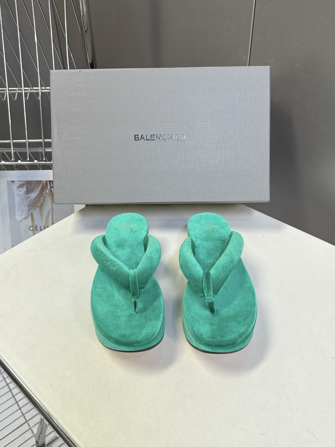 Balenciaga 巴黎世家Balenciaga春夏最新款厚底缎面丝绸厚底人字拖
