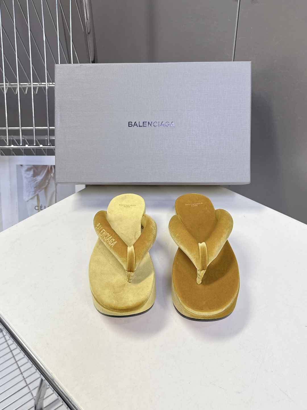 Balenciaga 巴黎世家Balenciaga春夏最新款厚底缎面丝绸厚底人字拖