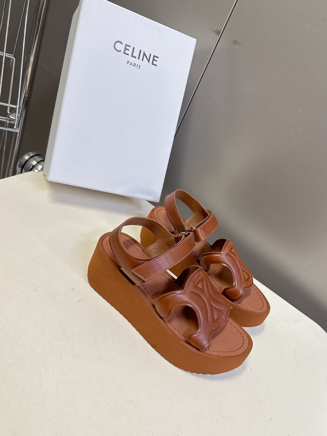 Celine CELINE思琳春夏最新款厚底松糕凯旋门凉鞋