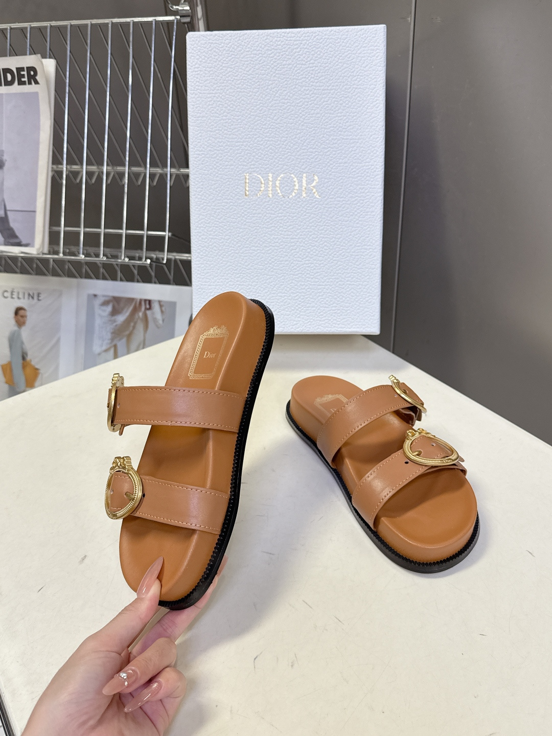 Dior DIOR迪奥春夏最新款双带金扣凉拖鞋
