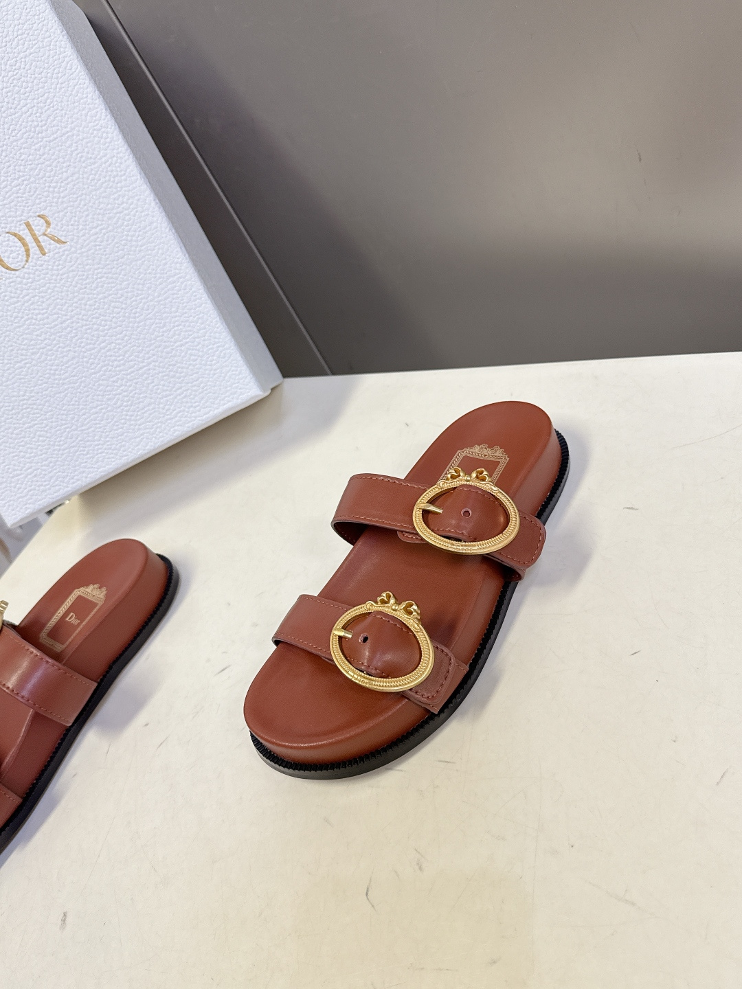 Dior DIOR迪奥春夏最新款双带金扣凉拖鞋