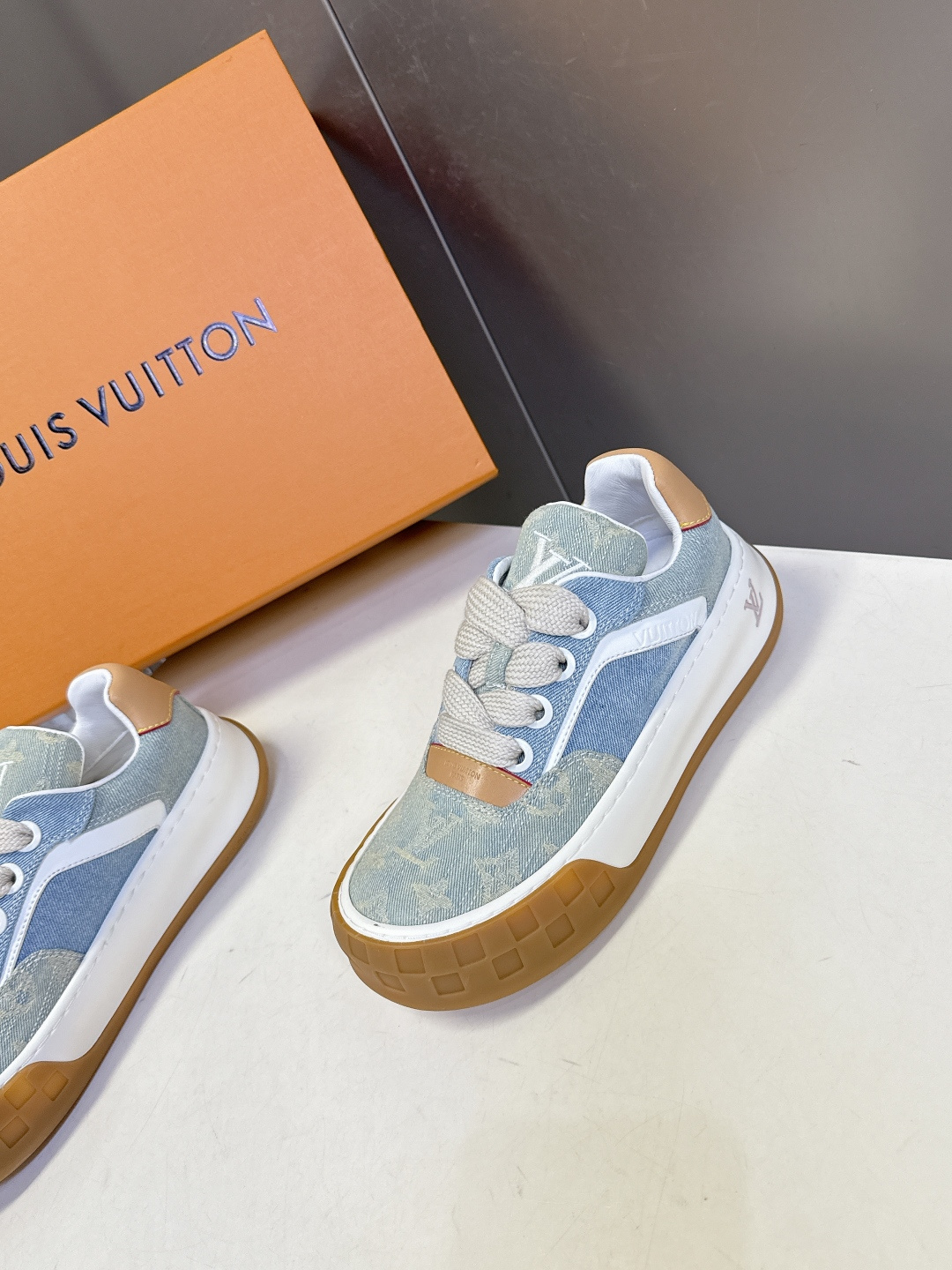 Louis Vuitton 路易威登最新情侣款 饼干鞋休闲鞋    超多明星时尚博主种草 原版购入开发 