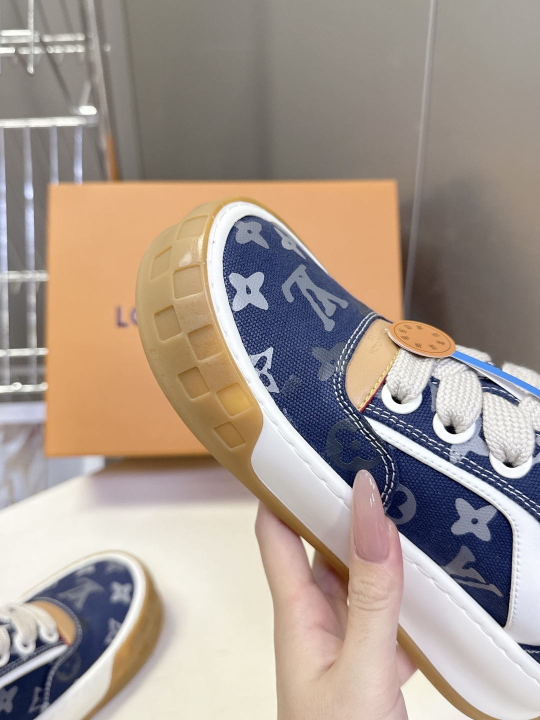Louis Vuitton 路易威登最新情侣款 饼干鞋休闲鞋    超多明星时尚博主种草 原版购入开发 