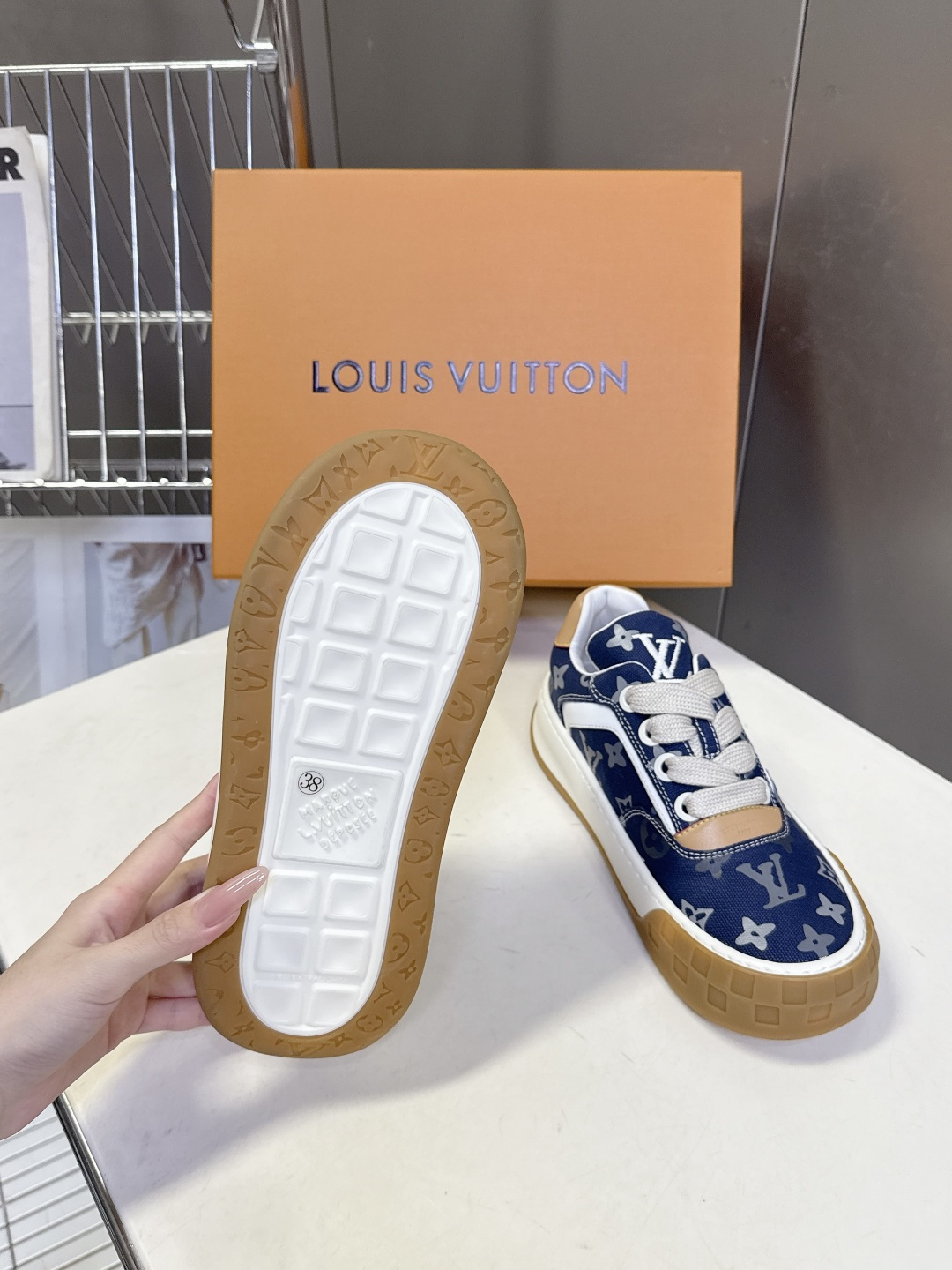Louis Vuitton 路易威登最新情侣款 饼干鞋休闲鞋    超多明星时尚博主种草 原版购入开发 